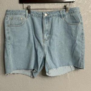 By Egreis Vilma Shorts Jean Size L